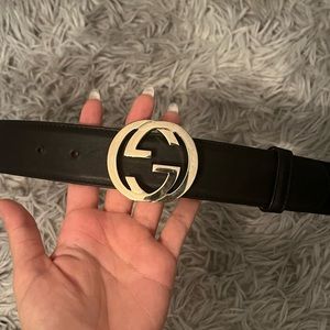 AUTHENTIC Women’s Black Leather Gucci Belt